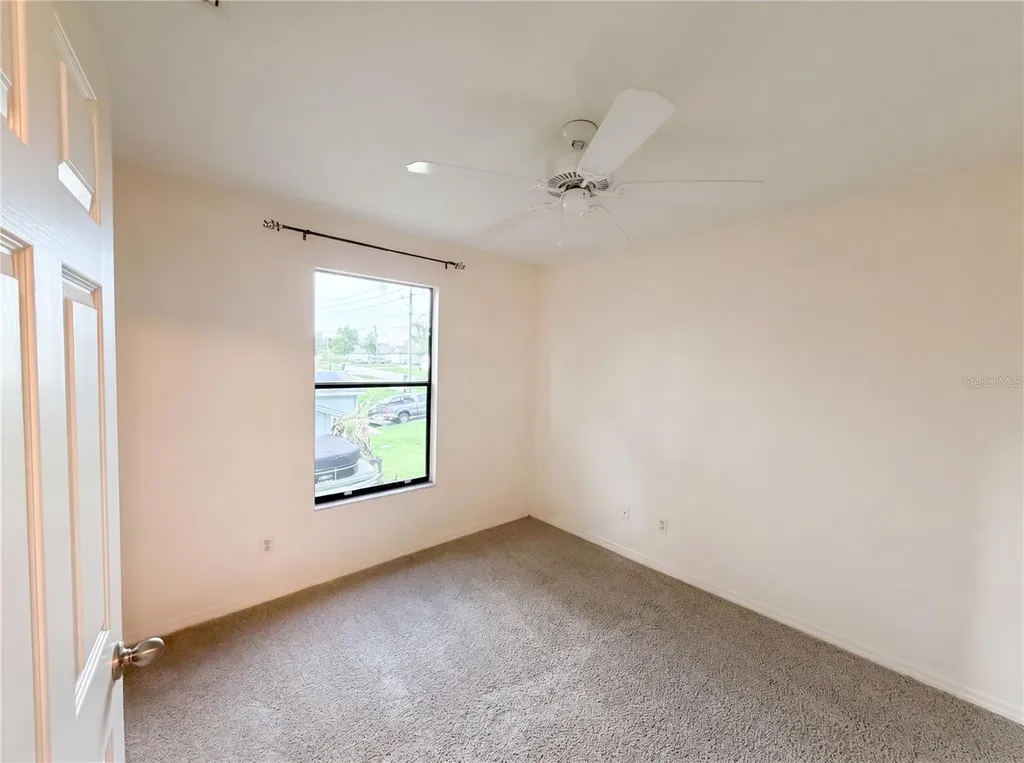 1542 April Avenue Deltona FL 32725