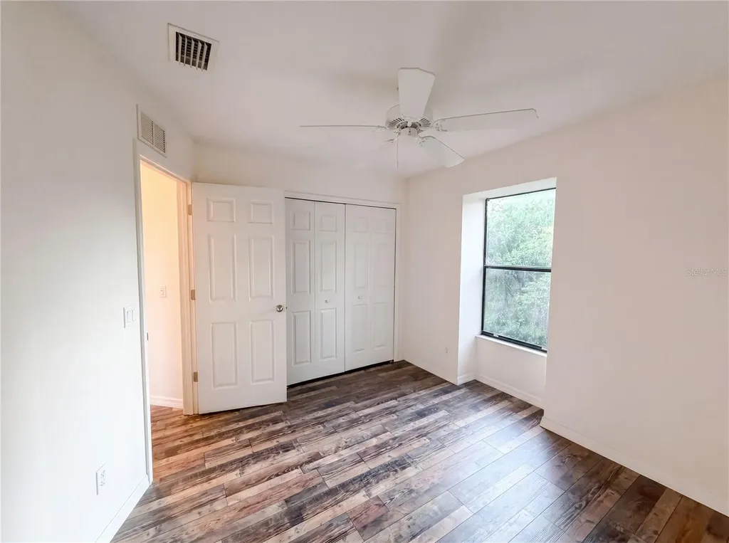 1542 April Avenue Deltona FL 32725