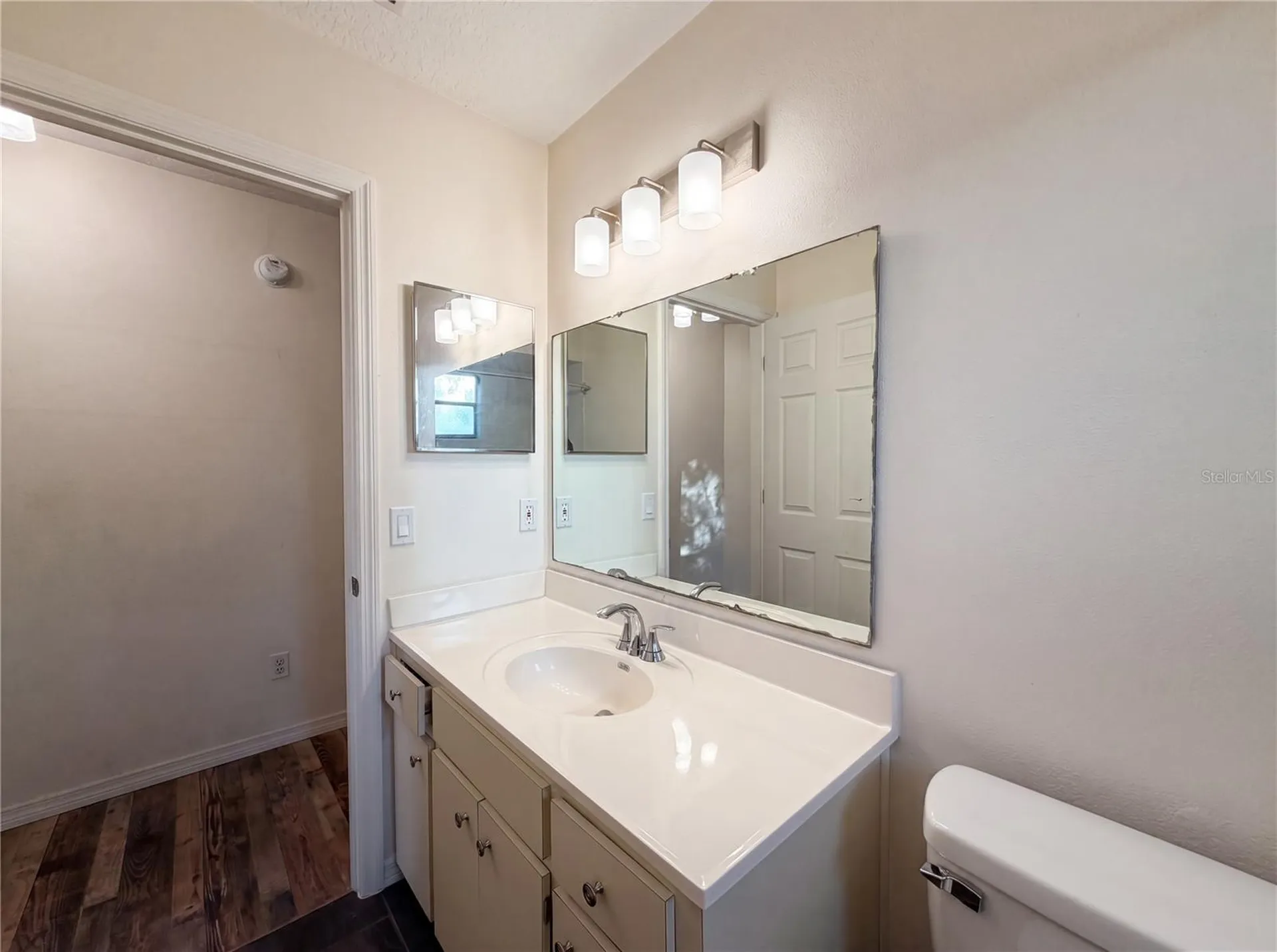1542 April Avenue Deltona FL 32725
