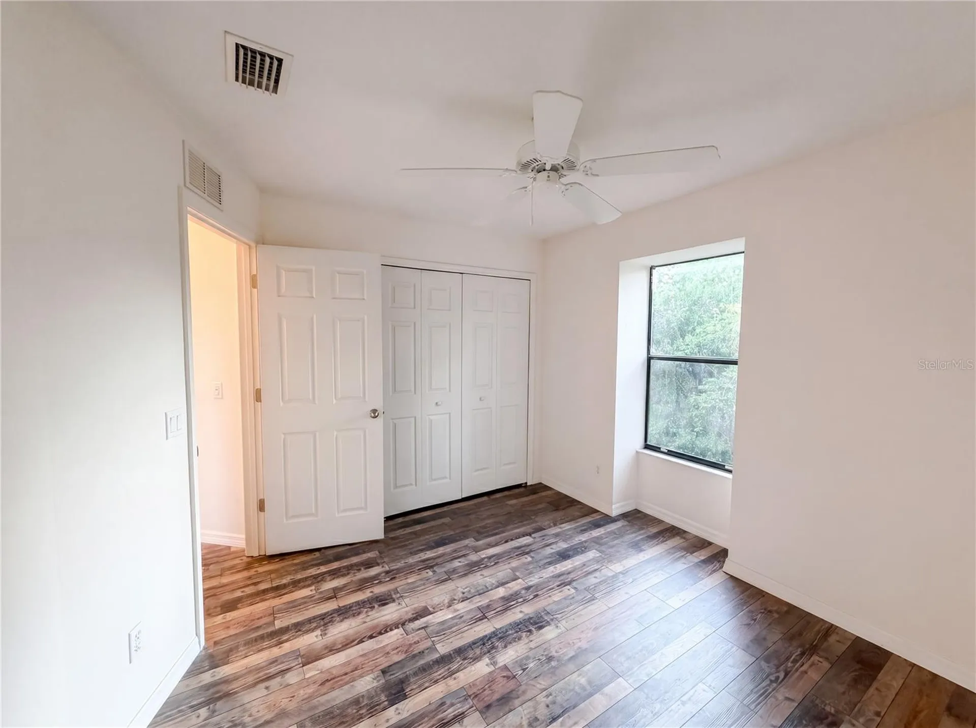 1542 April Avenue Deltona FL 32725
