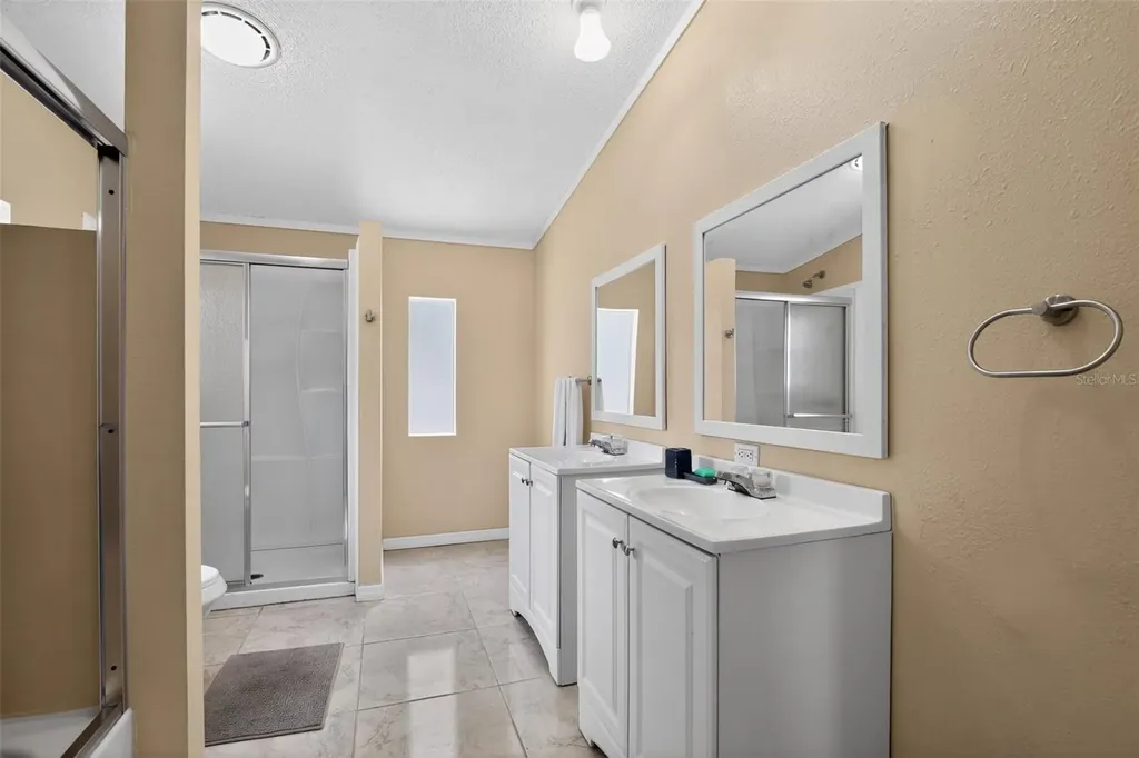 102 Third Street Lady Lake FL 32159