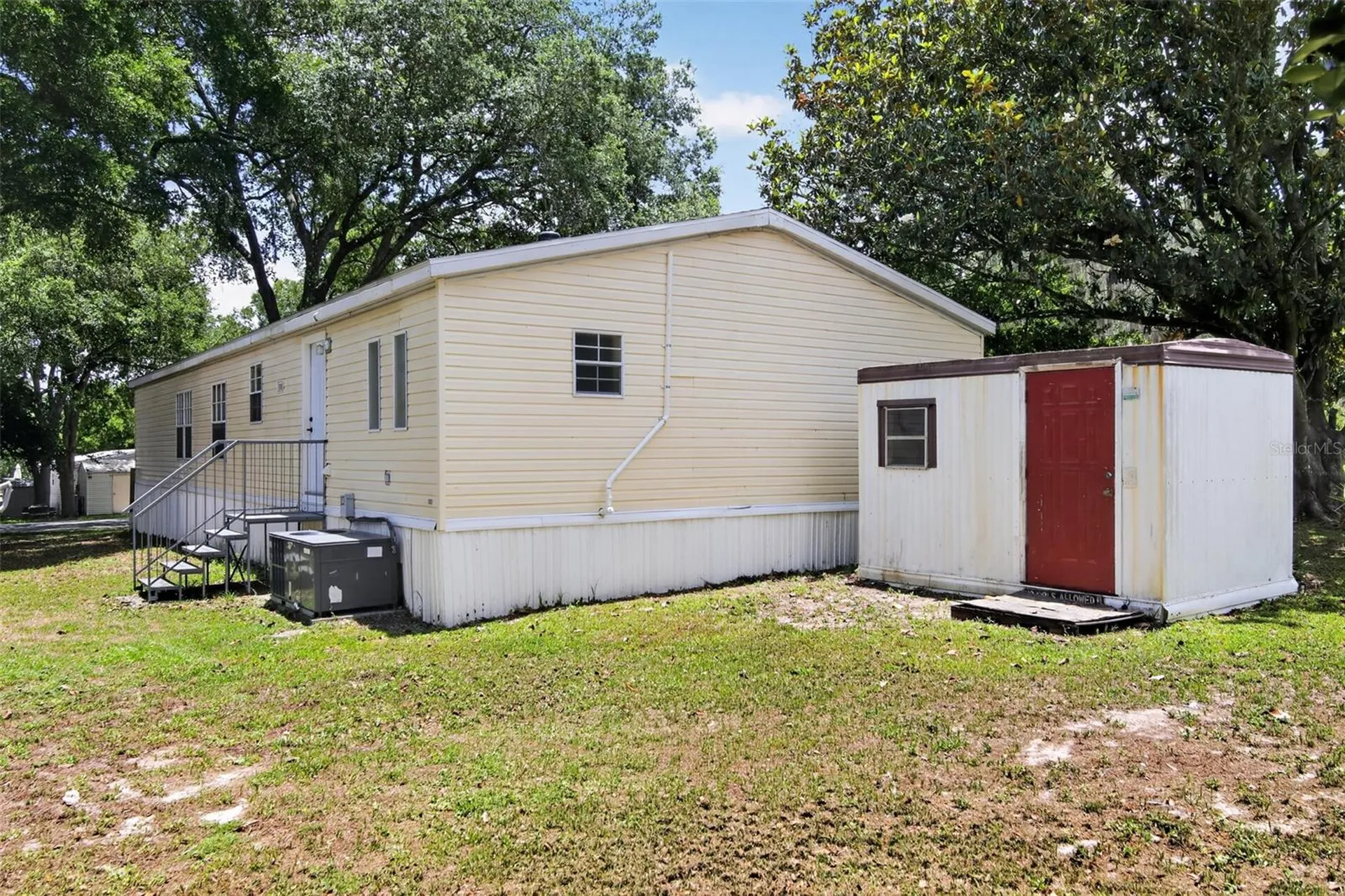 102 Third Street Lady Lake FL 32159