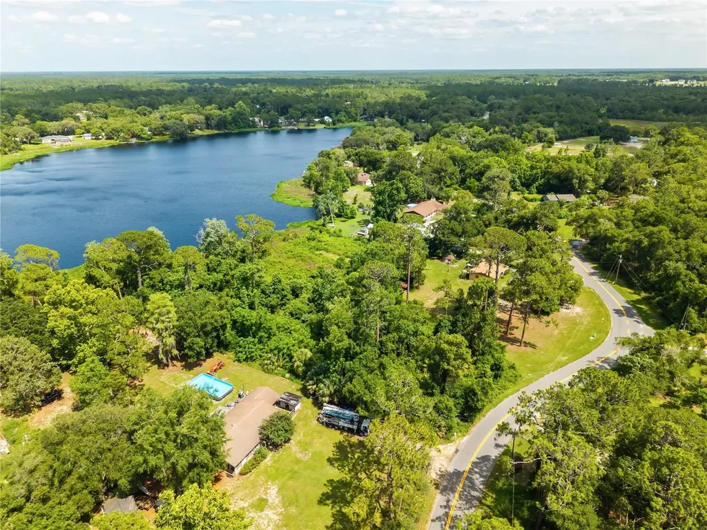 Fishermans Road Paisley FL 32767