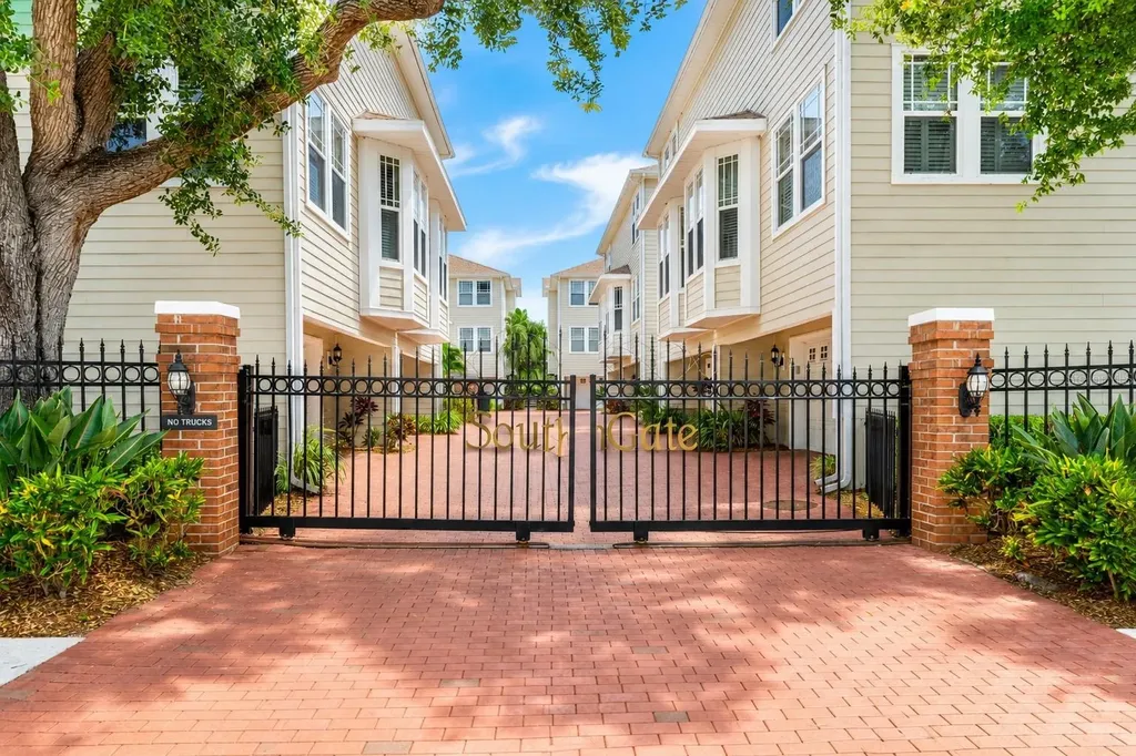 3315 W De Leon Street Tampa FL 33609