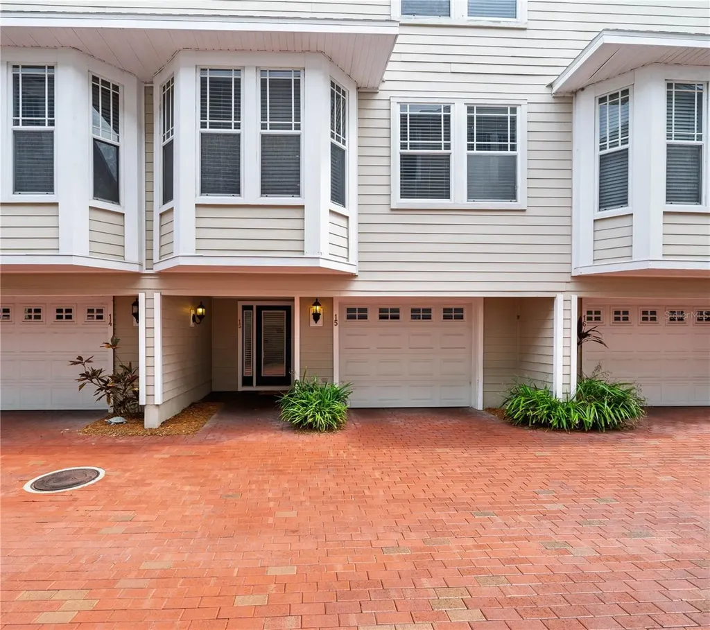 3315 W De Leon Street Tampa FL 33609