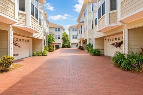3315 W De Leon Street Tampa FL 33609