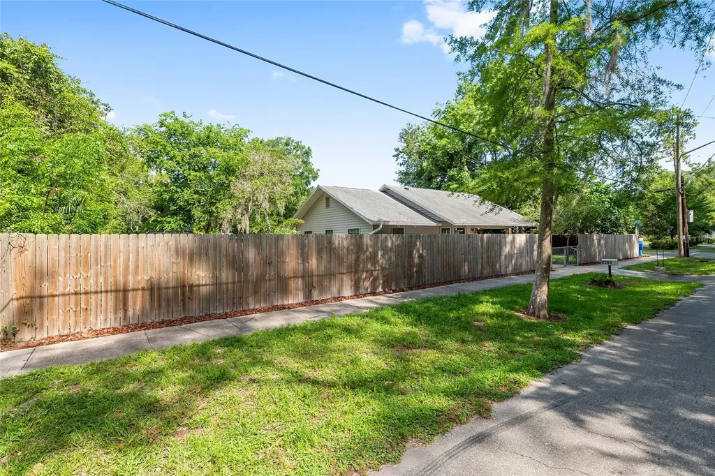 2080 NW 2nd Street Gainesville FL 32609