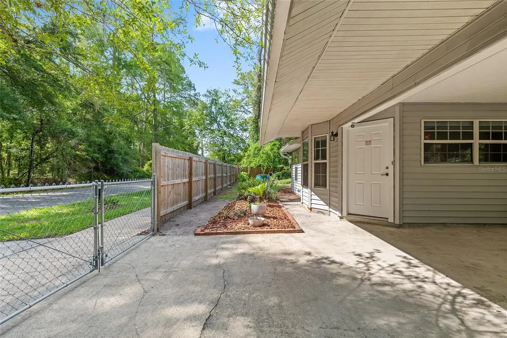 2080 NW 2nd Street Gainesville FL 32609