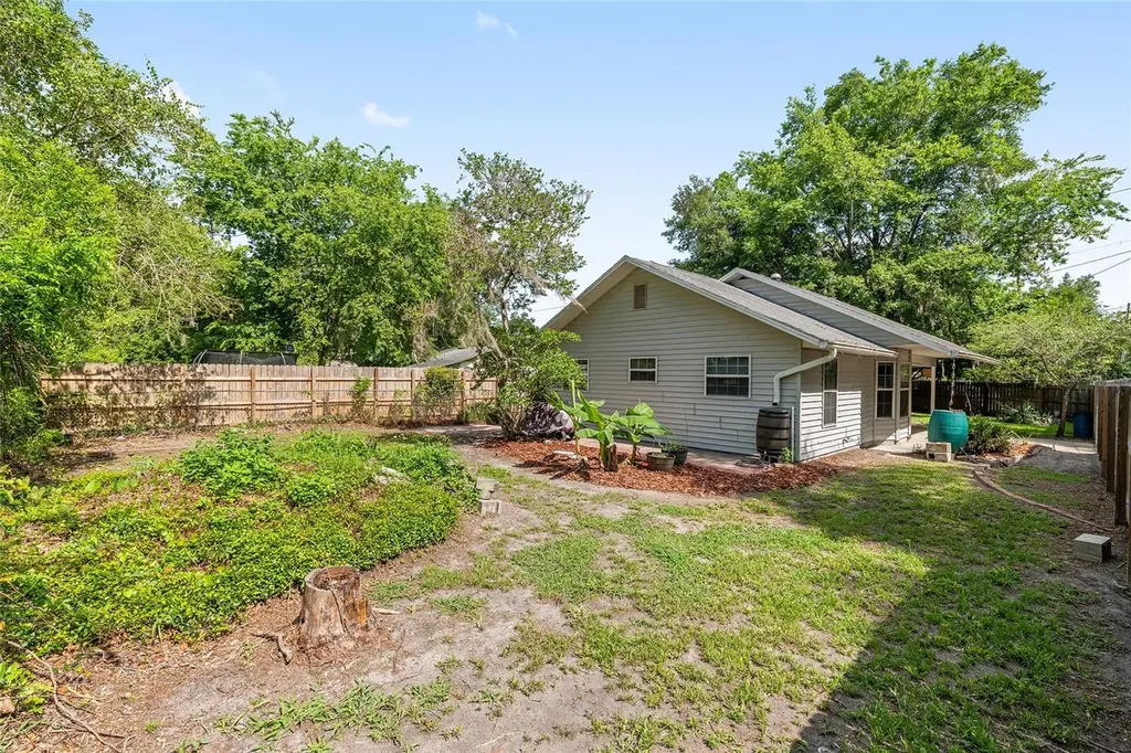 2080 NW 2nd Street Gainesville FL 32609