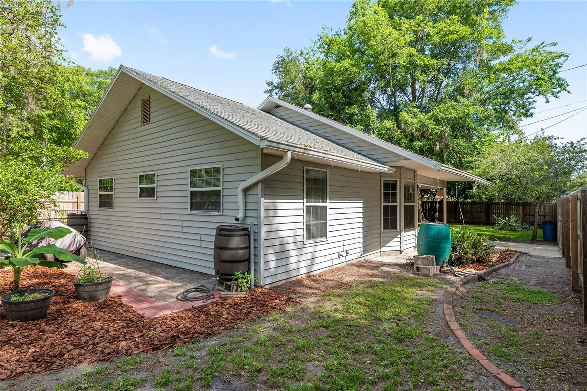 2080 NW 2nd Street Gainesville FL 32609