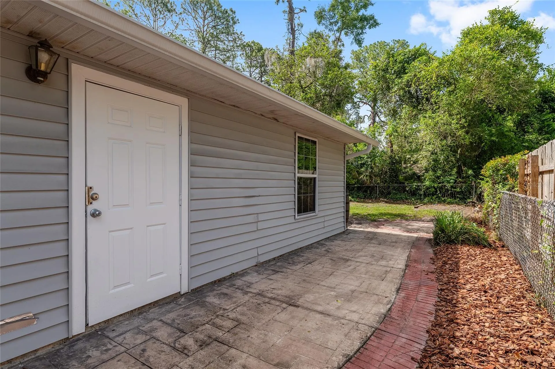 2080 NW 2nd Street Gainesville FL 32609