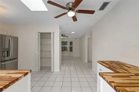 2080 NW 2nd Street Gainesville FL 32609
