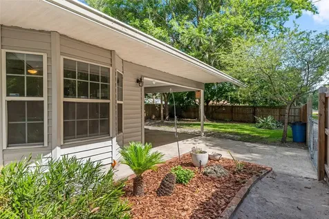 2080 NW 2nd Street Gainesville FL 32609