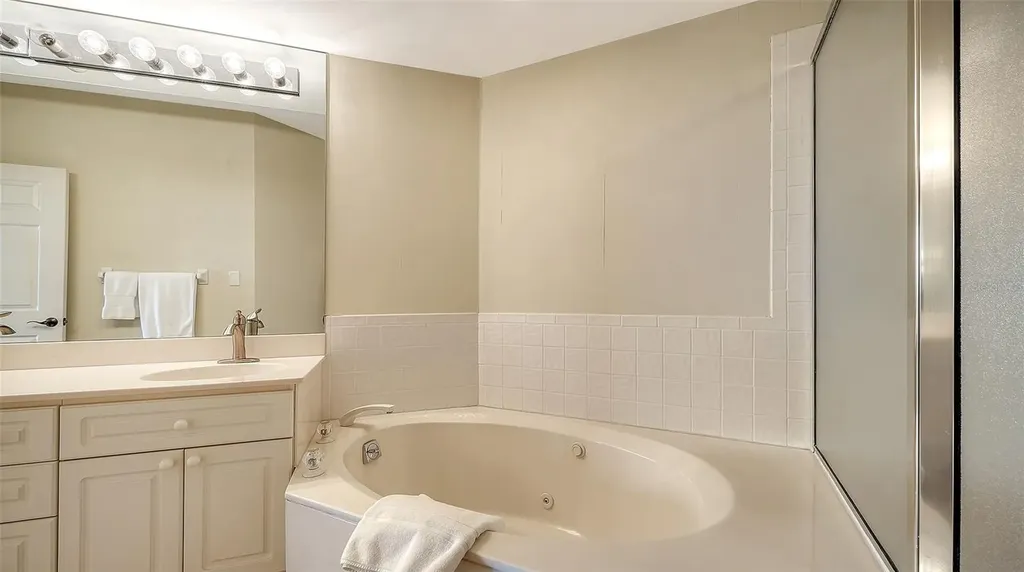 5420 Eagles Point Circle Sarasota FL 34231