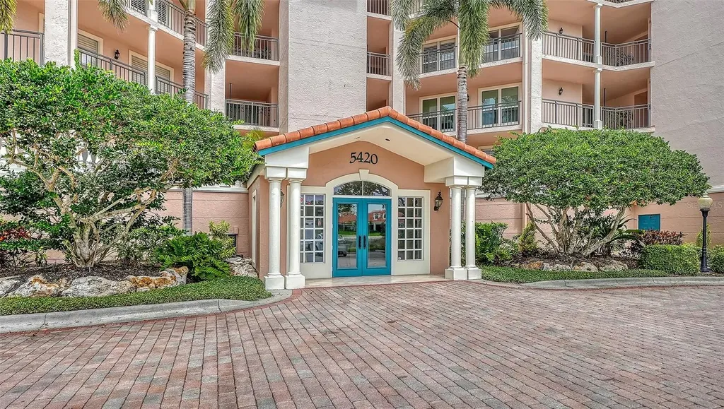 5420 Eagles Point Circle Sarasota FL 34231
