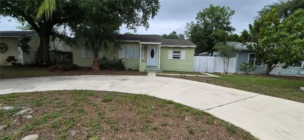 425 40th Avenue NE St Petersburg FL 33703
