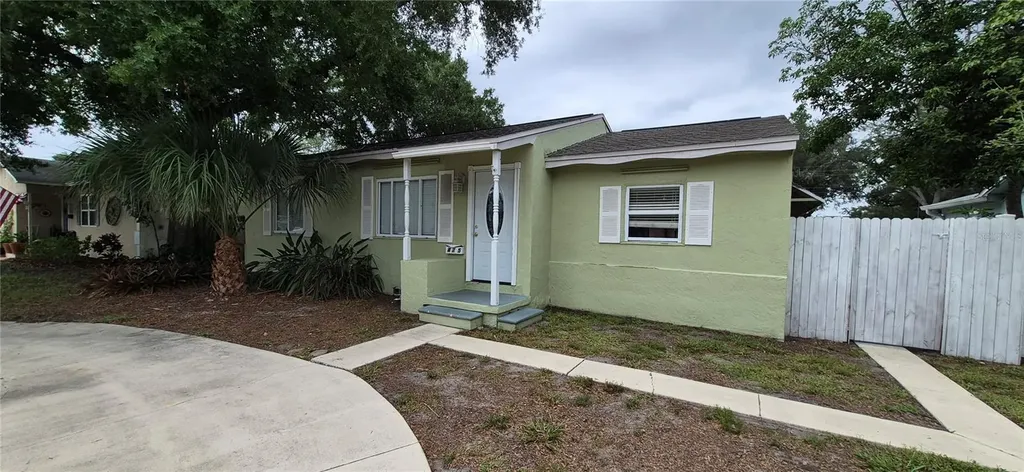 425 40th Avenue NE St Petersburg FL 33703