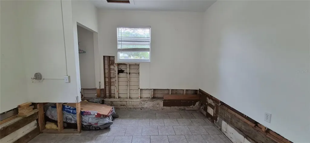 425 40th Avenue NE St Petersburg FL 33703