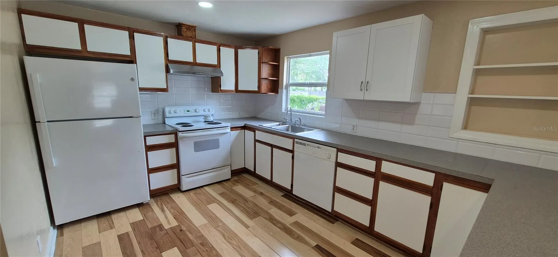425 40th Avenue NE St Petersburg FL 33703