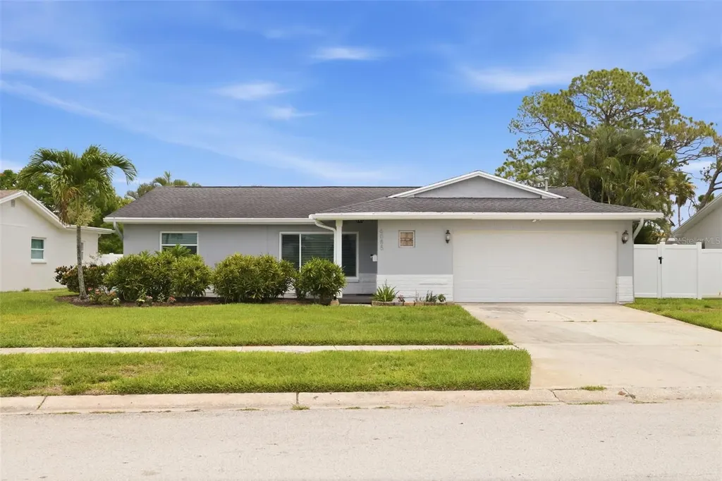 6085 Tanglewood Drive NE St Petersburg FL 33703