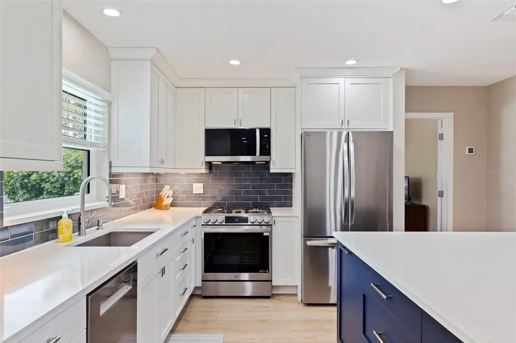 6085 Tanglewood Drive NE St Petersburg FL 33703