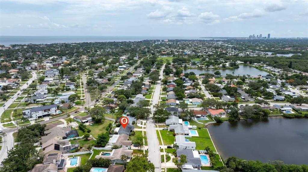 6085 Tanglewood Drive NE St Petersburg FL 33703
