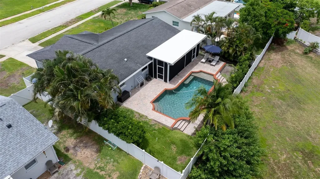 6085 Tanglewood Drive NE St Petersburg FL 33703