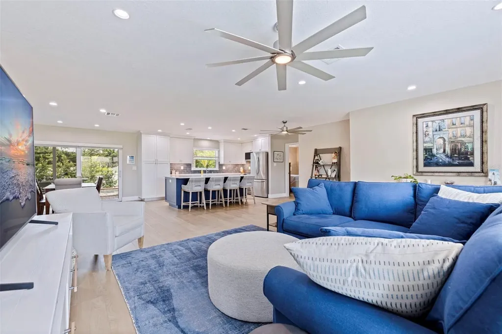 6085 Tanglewood Drive NE St Petersburg FL 33703