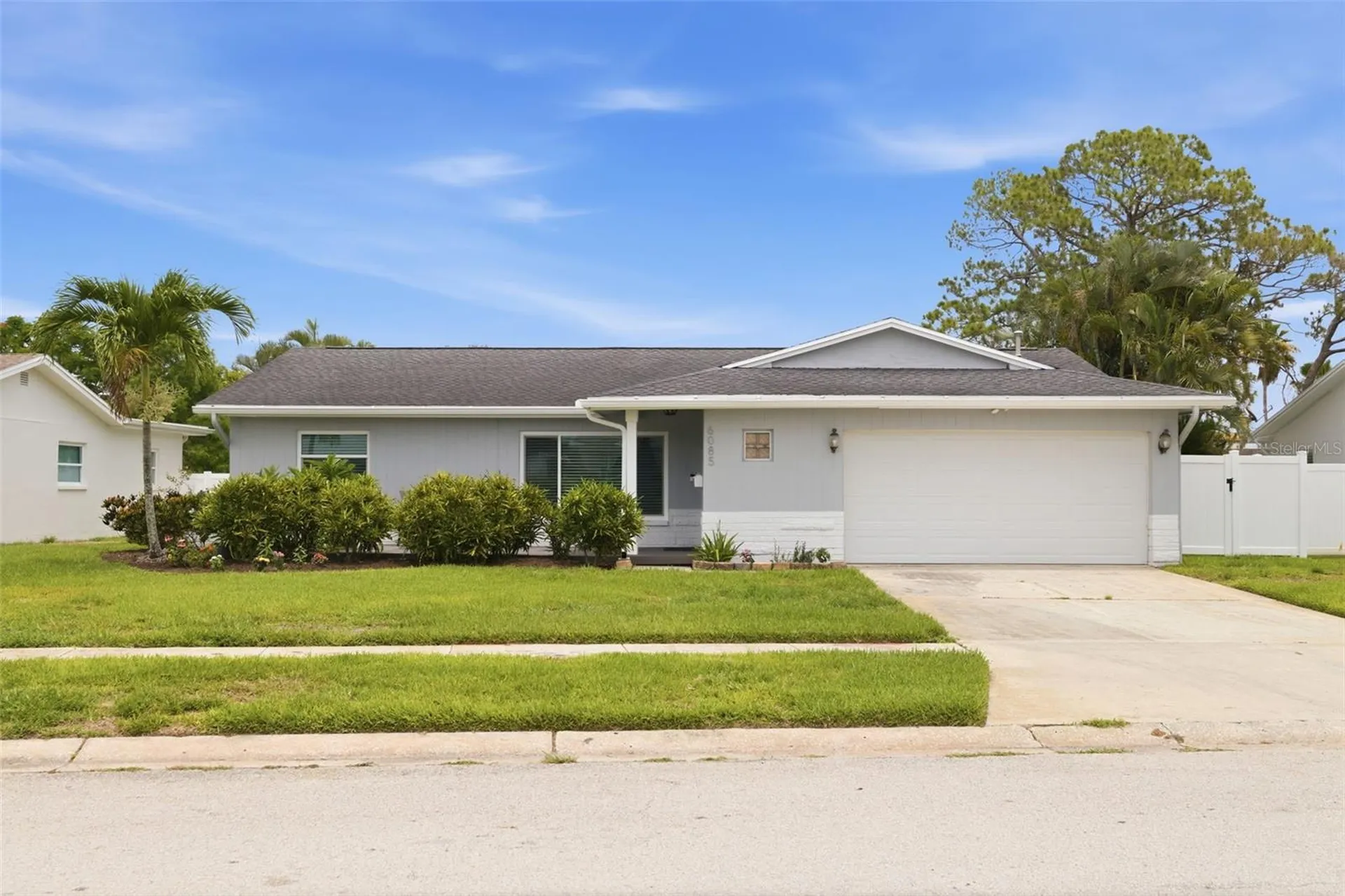 6085 Tanglewood Drive NE St Petersburg FL 33703