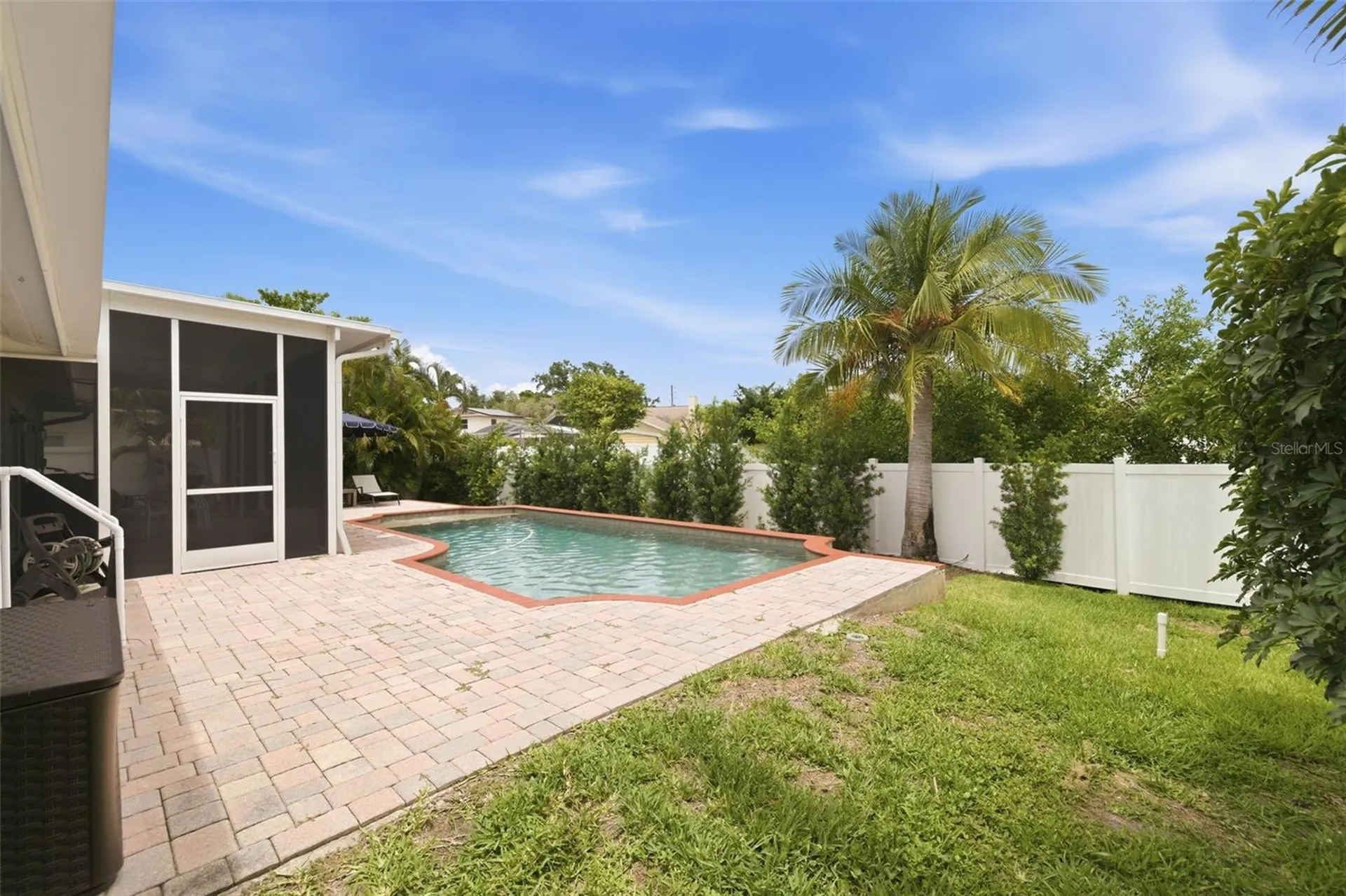 6085 Tanglewood Drive NE St Petersburg FL 33703