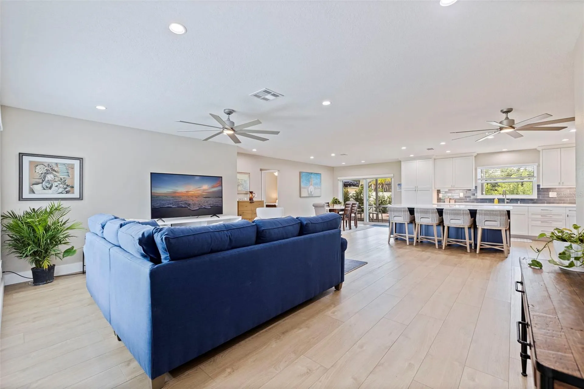 6085 Tanglewood Drive NE St Petersburg FL 33703