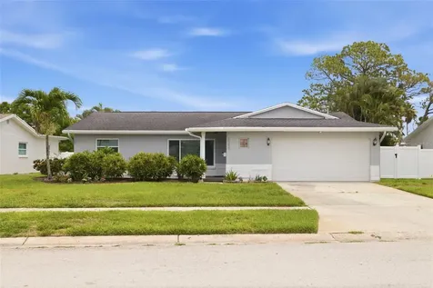 6085 Tanglewood Drive NE St Petersburg FL 33703