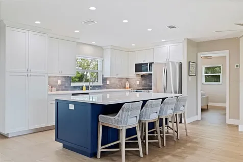6085 Tanglewood Drive NE St Petersburg FL 33703