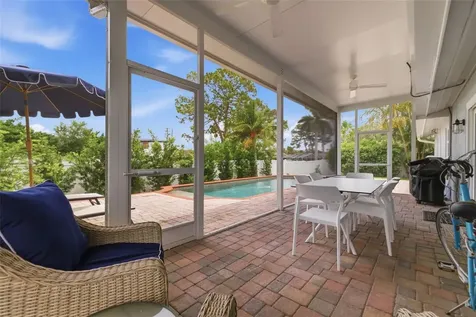 6085 Tanglewood Drive NE St Petersburg FL 33703