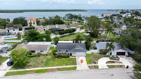 6085 Tanglewood Drive NE St Petersburg FL 33703