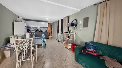 1 Hnas Davila, Betances Esq A D Bayamon PR 00959
