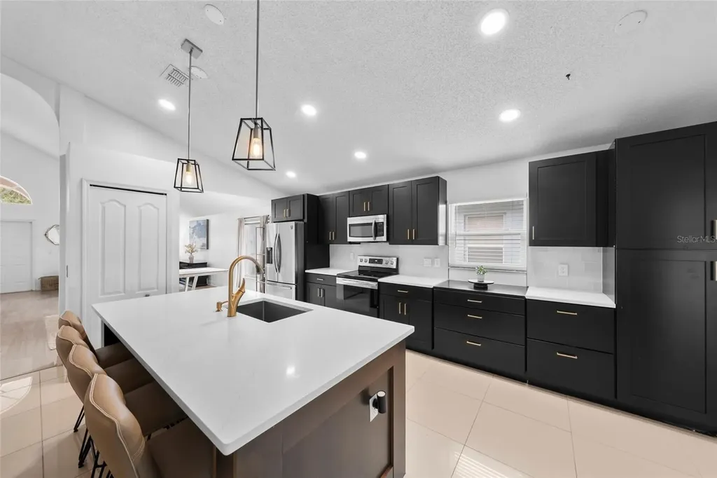 526 Fitzwilliam Way Orlando FL 32828