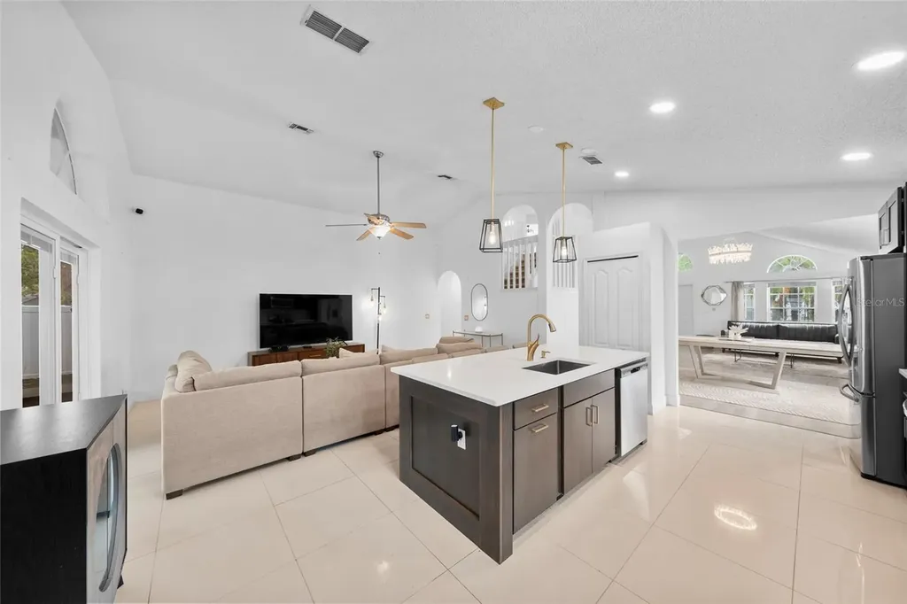 526 Fitzwilliam Way Orlando FL 32828