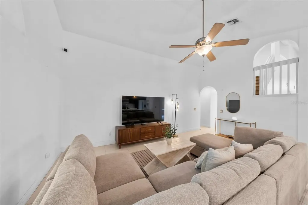 526 Fitzwilliam Way Orlando FL 32828