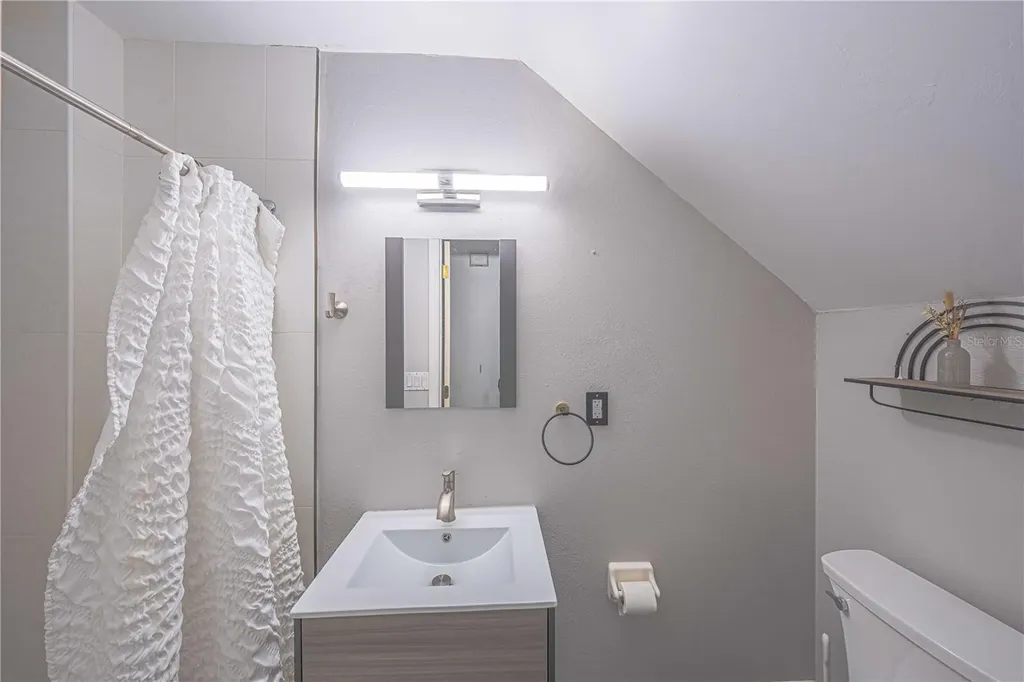 526 Fitzwilliam Way Orlando FL 32828