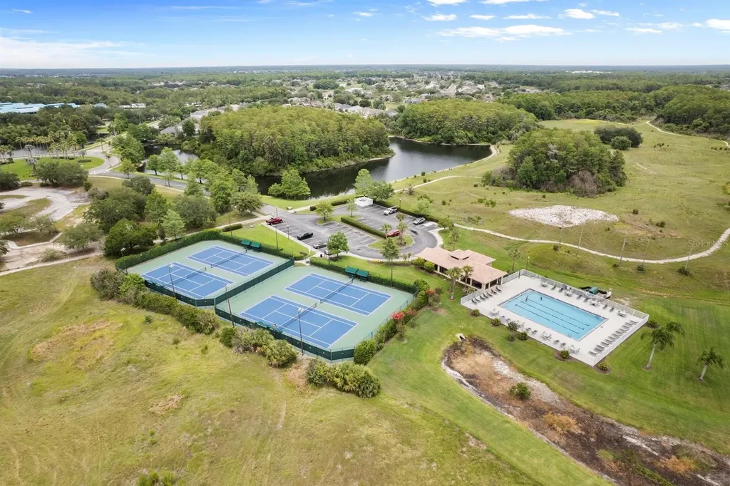 526 Fitzwilliam Way Orlando FL 32828
