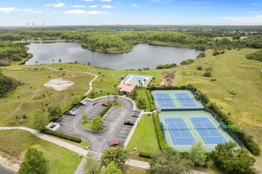 526 Fitzwilliam Way Orlando FL 32828