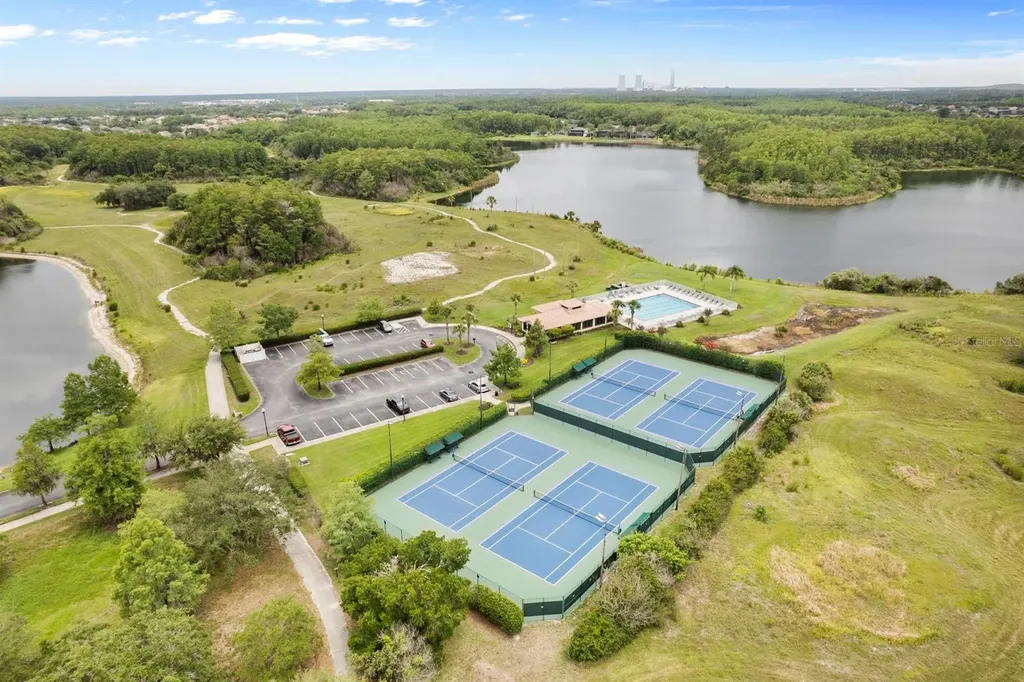 526 Fitzwilliam Way Orlando FL 32828
