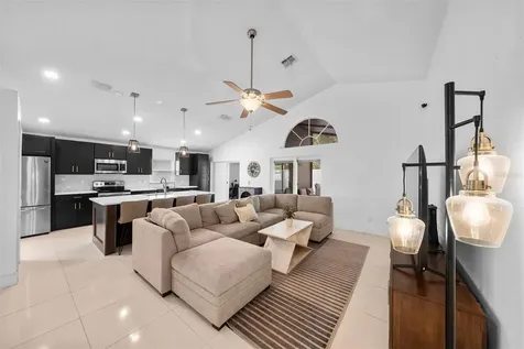 526 Fitzwilliam Way Orlando FL 32828