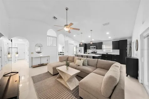 526 Fitzwilliam Way Orlando FL 32828