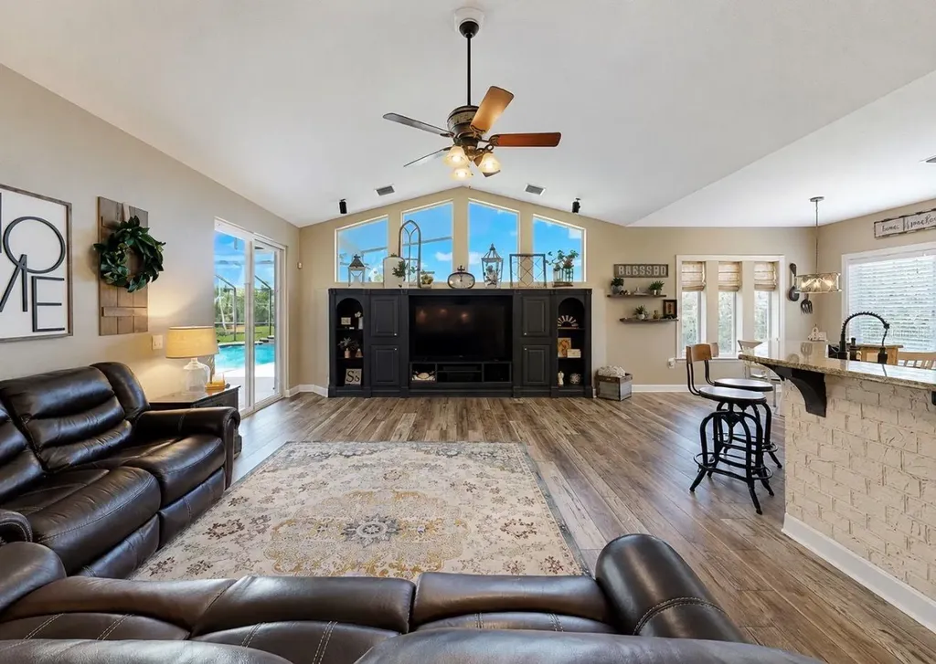 10619 Lithia Estates Drive Lithia FL 33547
