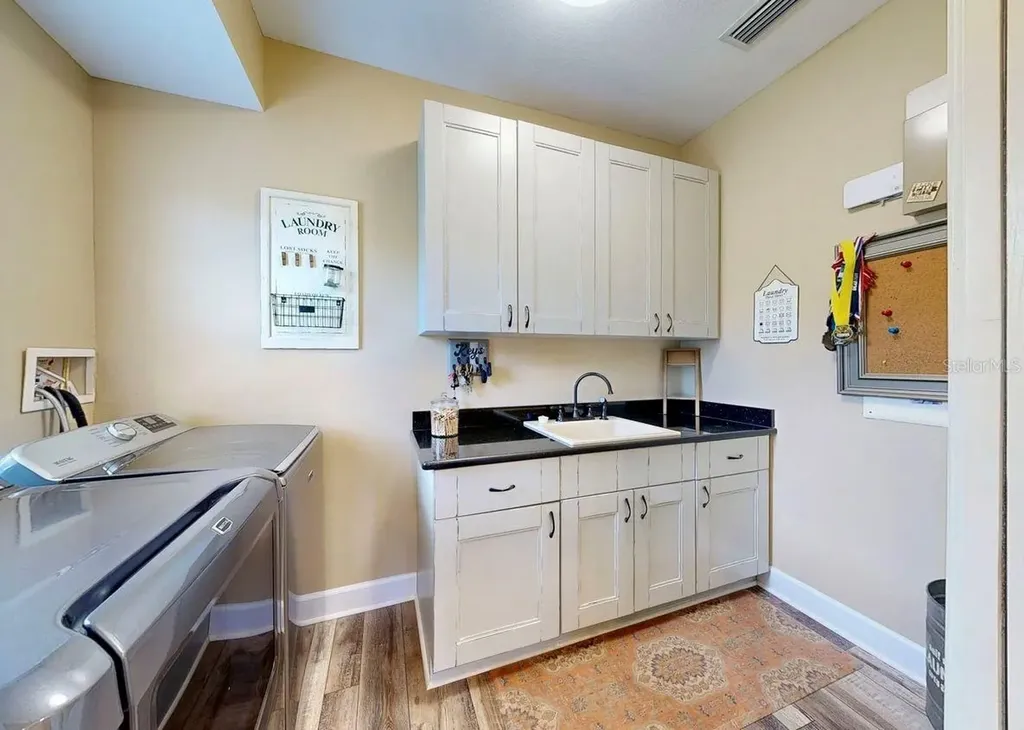 10619 Lithia Estates Drive Lithia FL 33547