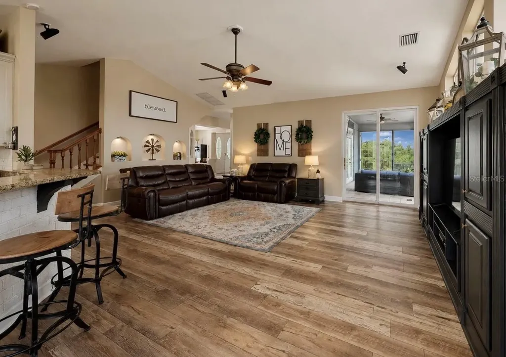 10619 Lithia Estates Drive Lithia FL 33547
