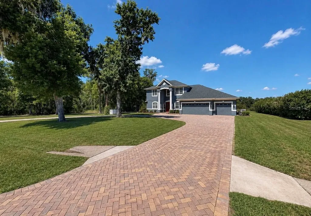 10619 Lithia Estates Drive Lithia FL 33547