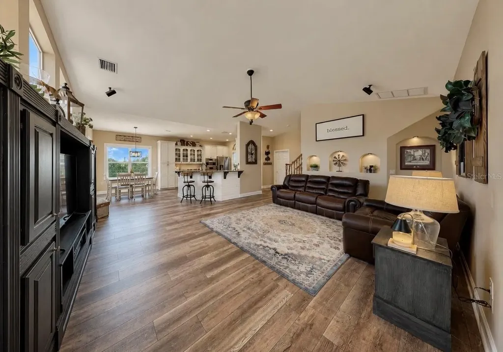 10619 Lithia Estates Drive Lithia FL 33547
